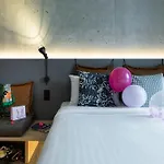 Hotel Moxy Outletcity 4*