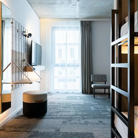 Moxy Outletcity Metzingen Hotel