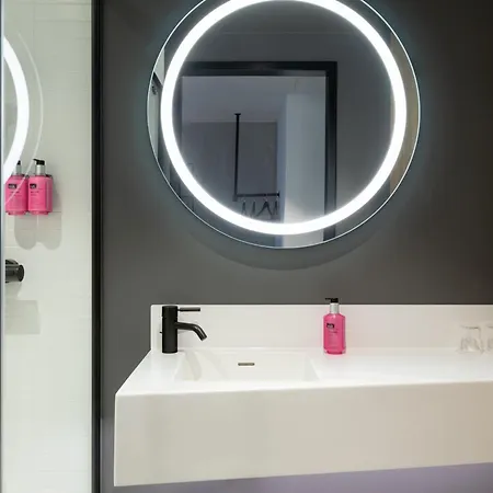 Hotel Moxy Outletcity 3*