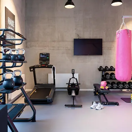 Moxy Outletcity Metzingen Hotel