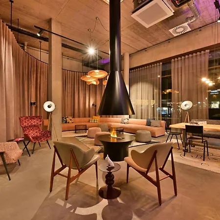 酒店 Moxy Outletcity 梅青根