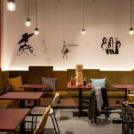 Moxy Outletcity 酒店