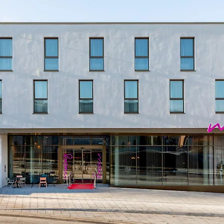 Moxy Outletcity 4*