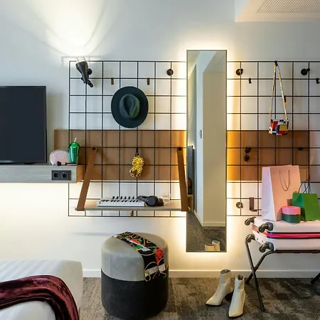 Hotel Moxy Outletcity Metzingen (Tubingen)