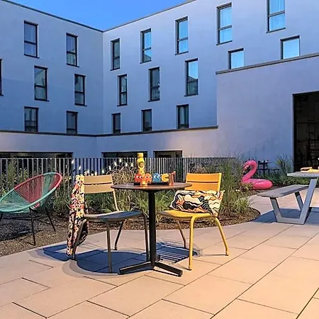 Moxy Outletcity 4*