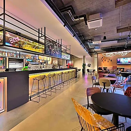 Hotel Moxy Outletcity Metzingen (Tubingen)