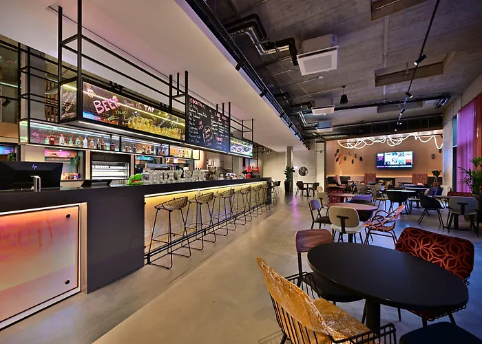 Отель Moxy Outletcity Метцинген