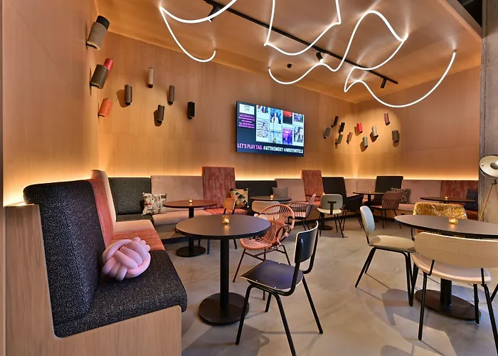 Отель Moxy Outletcity 3*